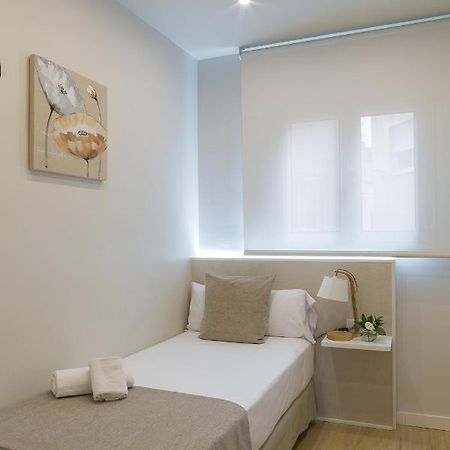 Apartamentos Turisticos Madanis L'Hospitalet de Llobregat Eksteriør billede