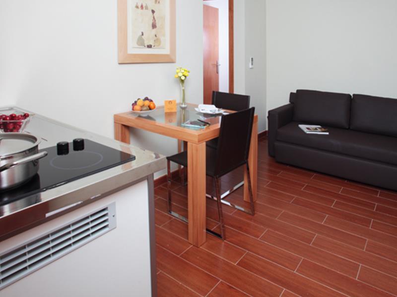 Apartamentos Turisticos Madanis L'Hospitalet de Llobregat Værelse billede